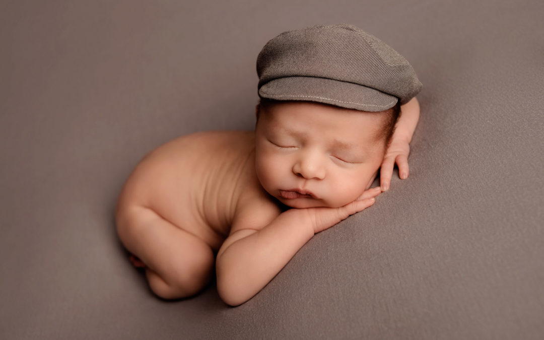 Newborn Baby Photography Sessions: A look behind the scenes